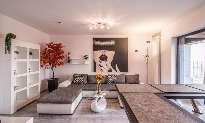Militari Apartment | 2-Room Penthouse Plaza Residence P1