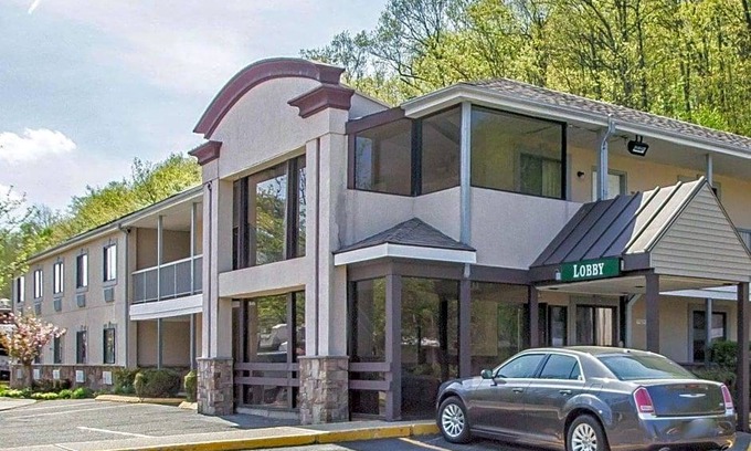 Torrington Hotel | 2-Star Hotel ∙ Americas Best Value Inn Torrington, CT