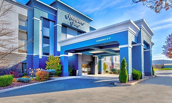 Cortland Hotel | 2-Star Hotel ∙ Hampton Inn Cortland