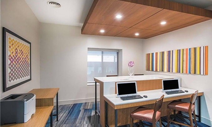 Downtown Albany Hotel | 2-Star Hotel ∙ Holiday Inn Express Albany Downtown, an IHG Hotel