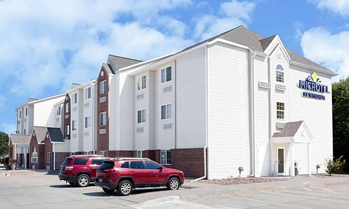 Kearney Hotel | 2-Star Hotel ∙ Microtel Inn & Suites - Kearney