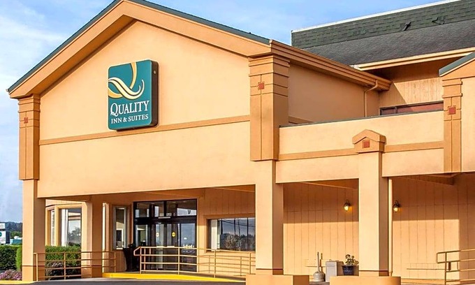 North Bend Hotel | 2-Star Hotel ∙ Quality Inn & Suites at Coos Bay