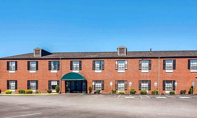Bangor Hotel | 2-Star Hotel ∙ Quality Inn at Bangor Mall