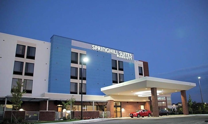 Middle River Hotel | 2-Star Hotel ∙ Springhill Suites Baltimore White Marsh/Middle River