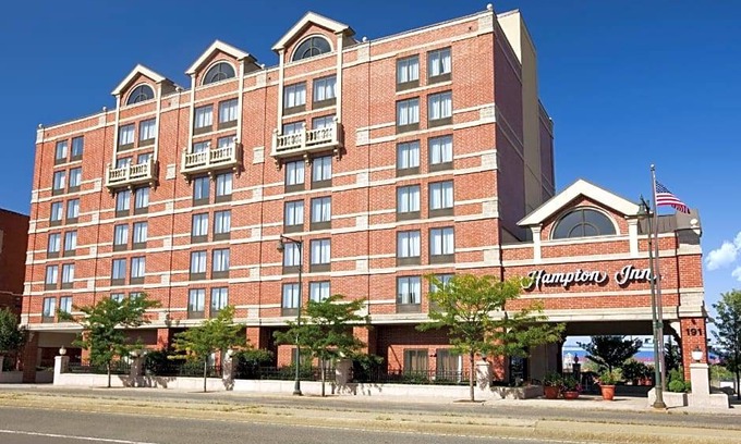 East Cambridge Hotel | 2-Star Hotel ∙ Hampton Inn by Hilton Boston/Cambridge
