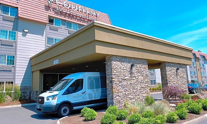 East Columbia Hotel | 2-Star Hotel ∙ Country Inn & Suites by Radisson, Portland Delta Park, OR