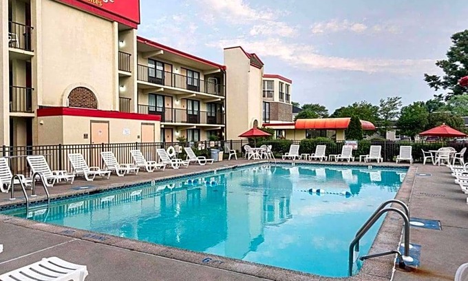 Rehoboth Beach Hotel | 2-Star Hotel ∙ Econo Lodge Inn & Suites - Rehoboth Beach