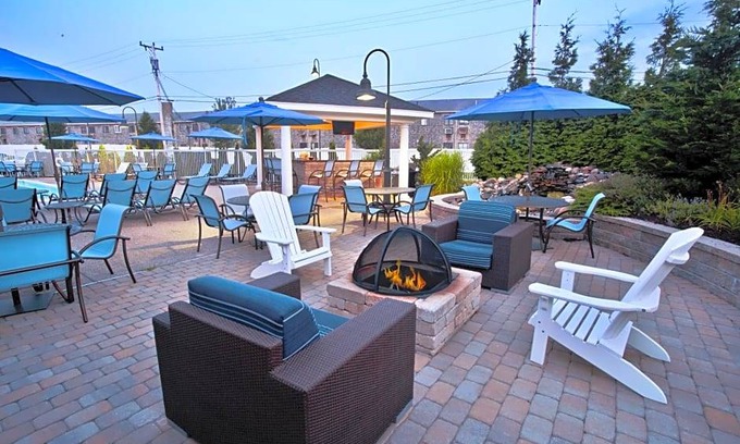 West Yarmouth Hotel | 2-Star Hotel ∙ Hampton Inn & Suites - Cape Cod / West Yarmouth