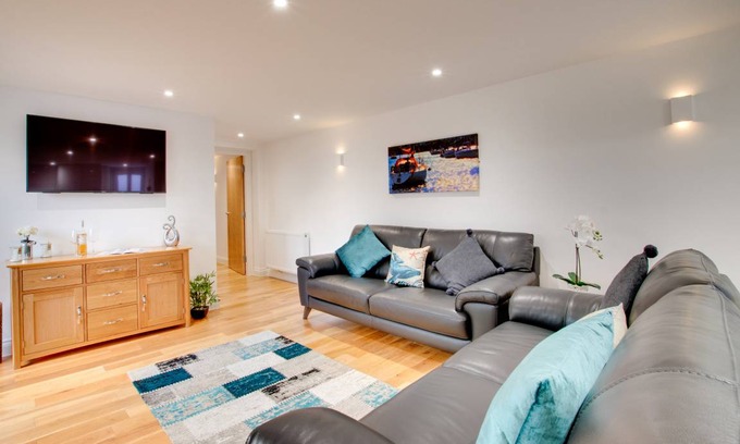 Dartmouth Cottage | 2 The Sail Loft
