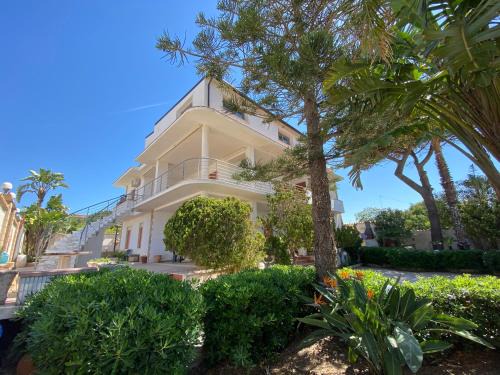 Castelvetrano House | 200m from the Sea - Large Private Patio with BBQ