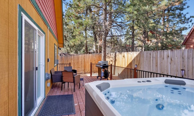Sugarloaf Ski Chalet | 2019-clean Slate 3 Bedroom Home by Redawning