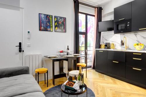 Saint-Gervais Apartment | 214 Suite Vuitton - Superb Apartment in Paris