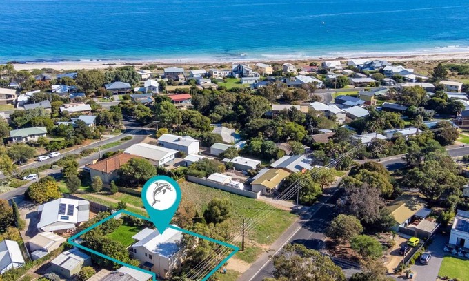 Carrickalinga House | 22 Broadbeach Drive