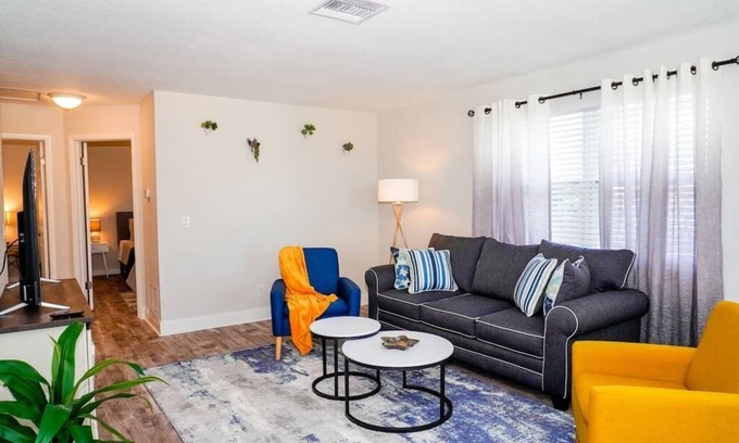 Indian Rocks Beach Cottage | 2201 - Suite B · Ocean Spray Hideaway - New Steps to Beach and Sand