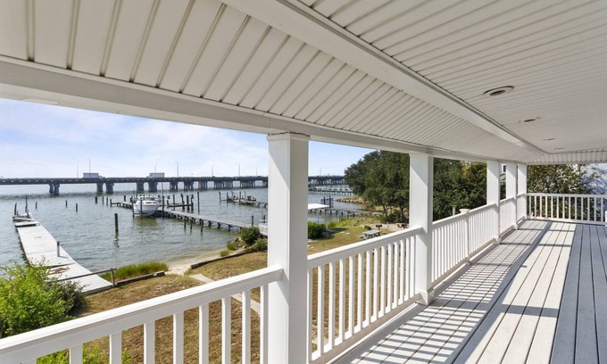 Willoughby Spit House | 232 m² House ∙ 3 bedrooms ∙ 8 guests