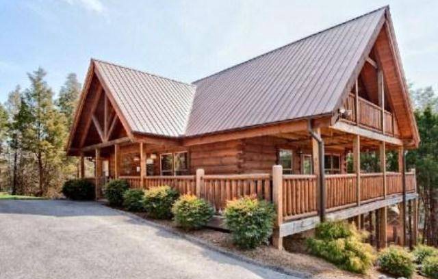 Pigeon Forge Cabin | 239 m² Cabin ∙ 3 bedrooms ∙ 10 guests