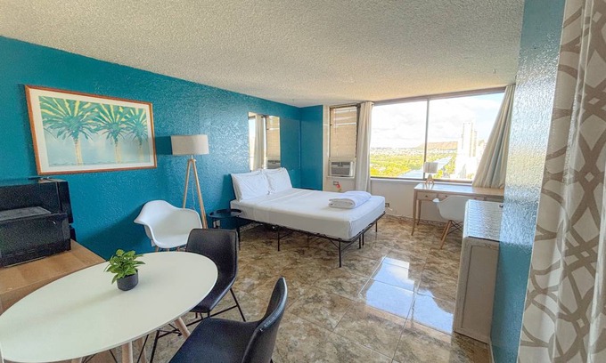 McCully - Moiliili Condo | 24 m² Condo ∙ 2 guests