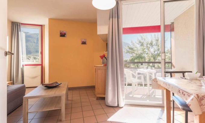 Briancon Apartment | 24 m² Studio flat ∙ 1 bedroom ∙ 4 guests