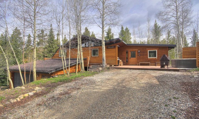 Breckenridge Heights House | 243 m² House ∙ 3 bedrooms ∙ 8 guests