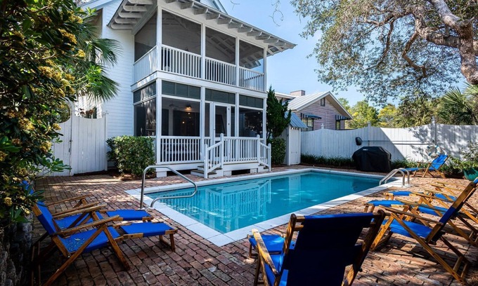 Seagrove Beach House | 25% SALE Thru FALL~Tupelo Honey~Pet Friendly~Heated Pool~Walk to Beach~Bch Gear!