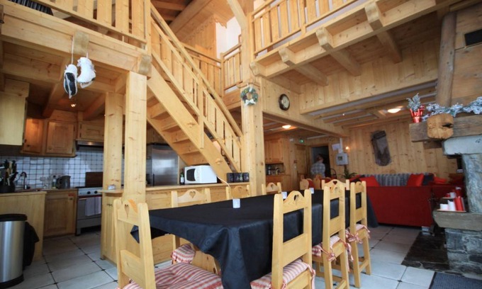 Les Prodains Apartment | 250 m² Apartment ∙ 5 bedrooms ∙ 15 guests