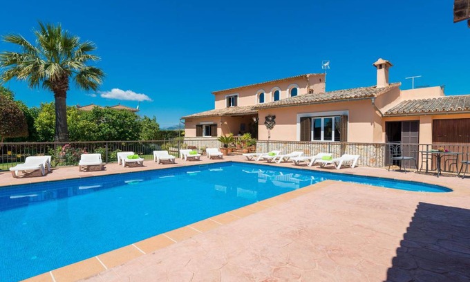 Es Garrovers Villa | 250 m² Villa ∙ 4 bedrooms ∙ 8 guests