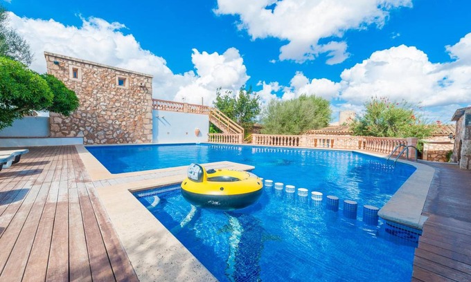 Es Llombards Villa | 250 m² Villa ∙ 6 bedrooms ∙ 10 guests
