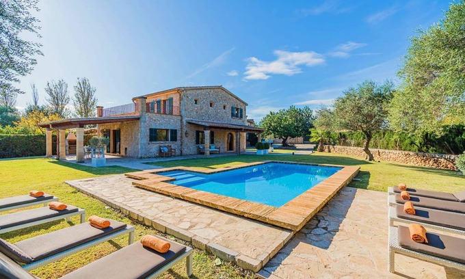 Pollensa Villa | 252 m² Villa ∙ 4 bedrooms ∙ 8 guests