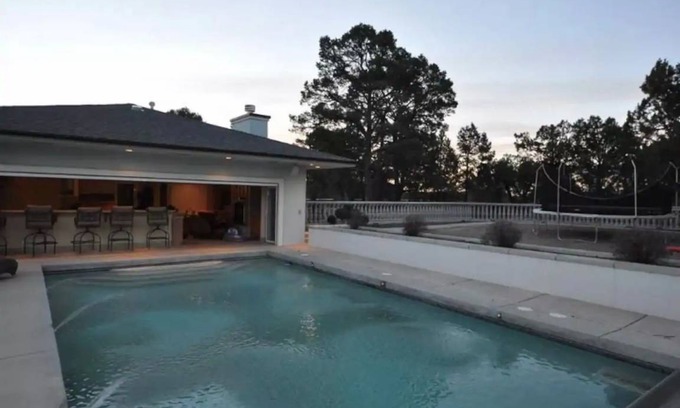 Tyrone House | 279 m² House ∙ 2 bedrooms ∙ 4 guests