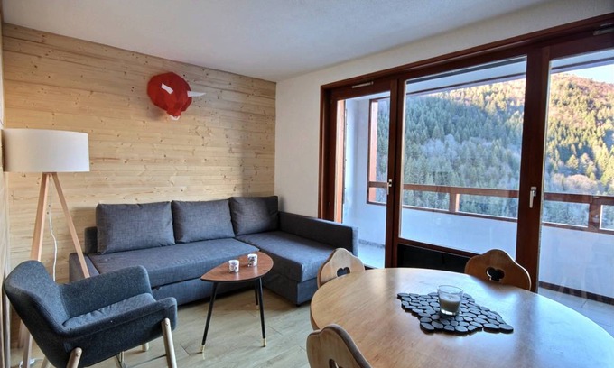 Saint-Jean-dʼAulps Apartment | 28 m² Apartment ∙ 1 bedroom ∙ 4 guests