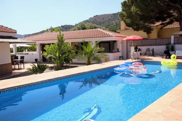 Pinos de Alhaurin Villa | 280 m² Villa ∙ 4 bedrooms ∙ 12 guests