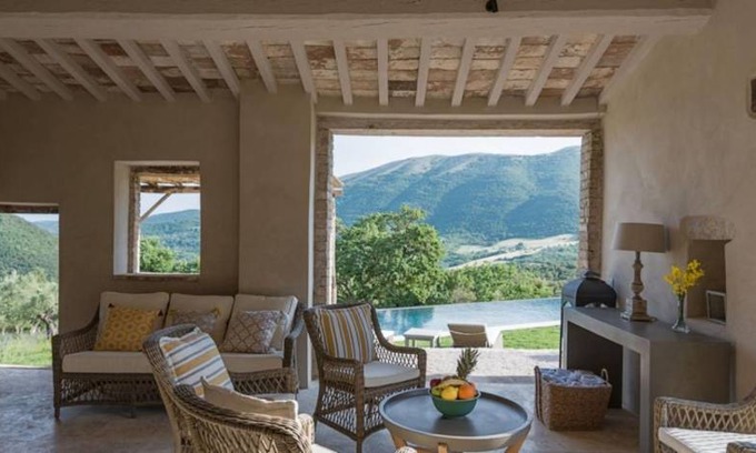 Antognola Villa | 280 m² Villa ∙ 4 bedrooms ∙ 8 guests