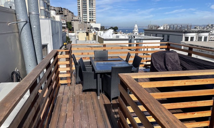 Nob Hill Apartment | 2BD 1BA Nob Hill Home w/Spa