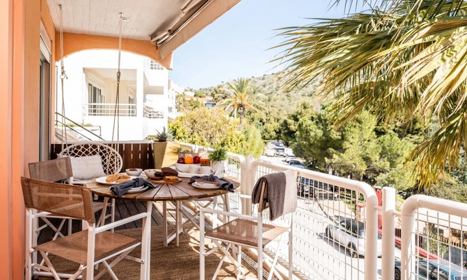 Vouliagmeni Apartment | 2BD Sunny Condo Close to the Beach