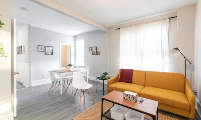 Walkerville House | 2bed/1 bath - Cozy Home in Walkerville W/Wi-Fi