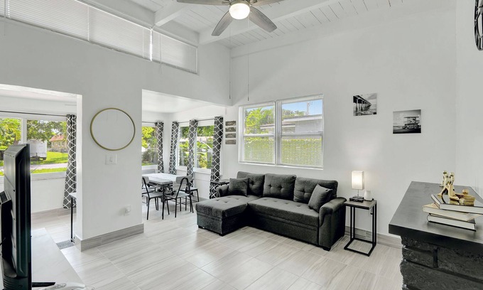 Central Fort Lauderdale House | 2BR 1BA Home near Las Olas & Downtown Fort Lauderdale!n