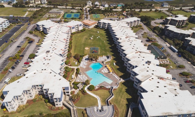 Morehead City Condo | 2BR/2BA A Place At The Beach 278 | Pool View | Family-Friendly Amenities