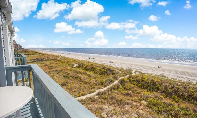 North Myrtle Beach Apartment | 2BR, 2Bath condo Oceanfront Getaway with pool