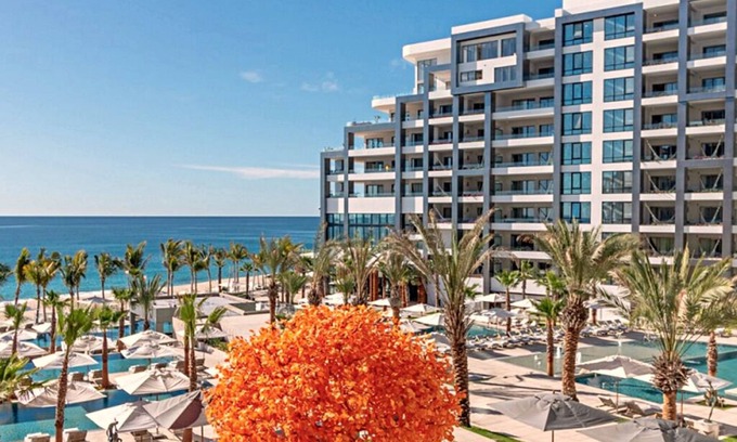 Cabo San Lucas Resort | 2BR Beachfront Residence w/ocean view and resort amenities