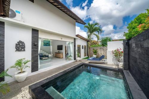 Taman Griya Villa | 2BR Peaceful & Luxury Getaway at Villa Biru
