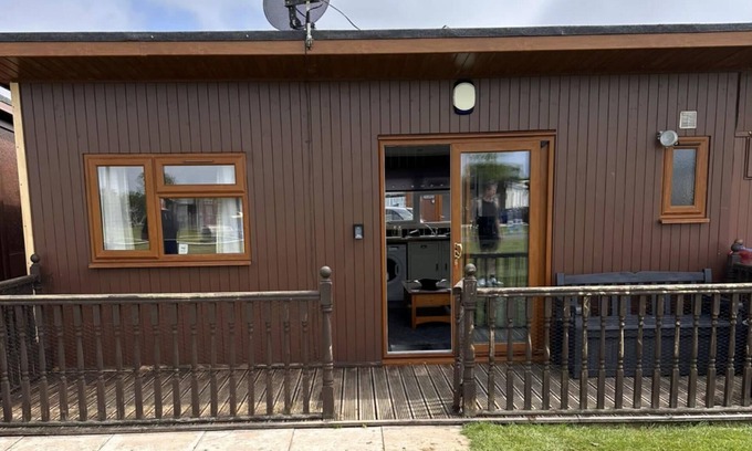 Mablethorpe Ski Chalet | 2br-sleeps3-parking-nearbeach
