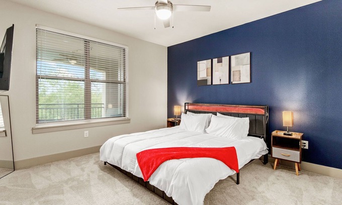 Southside Apartment | 2BR Stylish Condo with Pool and Balcony 2204