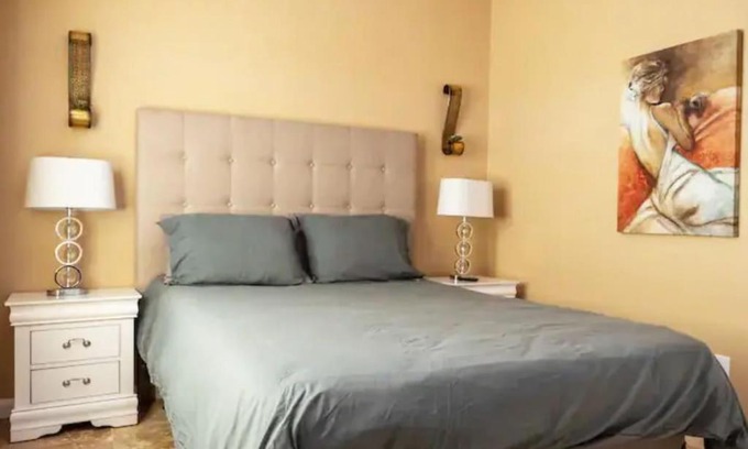 Tucson House | 2nd St 1 Awesome 2-Bedroom Unit in Hummingbird Alcove