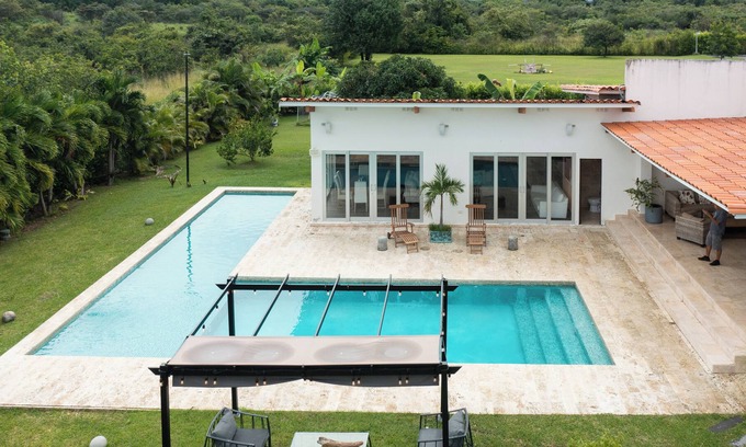 Punta Barco Villa | 3 Bdr ποΈ + 4 bathroom π Private pool ππ Near Beach β±οΈ