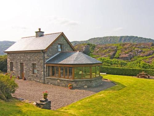 Glengarriff House | 3 Bed in Glengarriff oc-ii03828