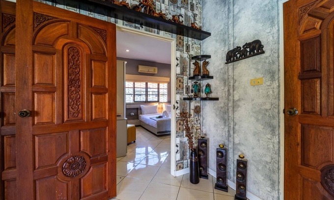 Nong Kae Villa | 3 Bed Pool Villa - S102