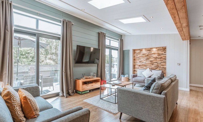 Bridgnorth Ski Chalet | 3 bedroom accommodation in Bridgnorth
