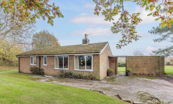 Ashbourne Cottage | 3 bedroom accommodation in Shirley, Ashbourne