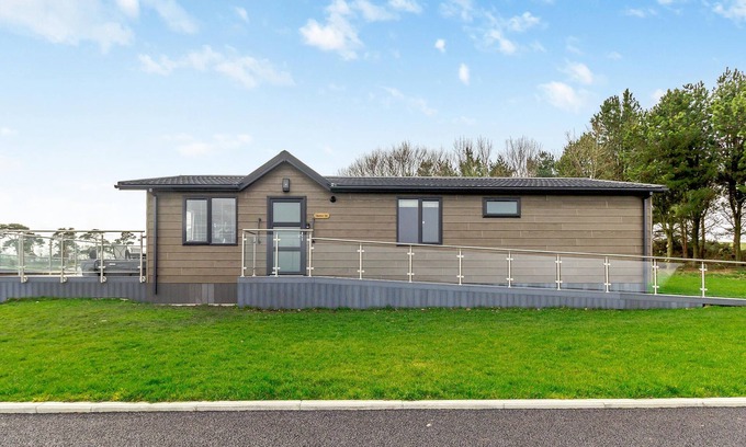 Consett Ski Chalet | 3 bedroom accommodation in Knitsley
