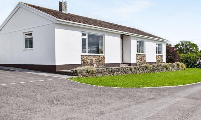 Pont Yates Cottage | 3 bedroom accommodation in Pontyates, near Llanelli